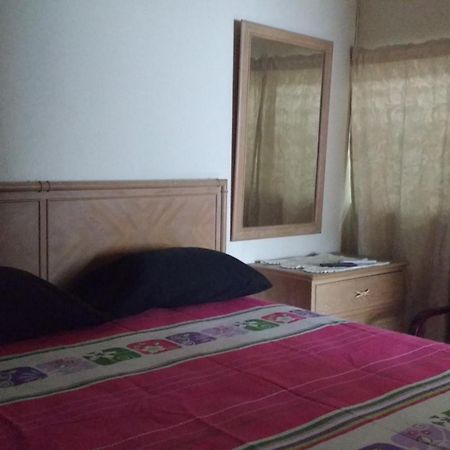 Yard Style Hotel Кингстън Екстериор снимка