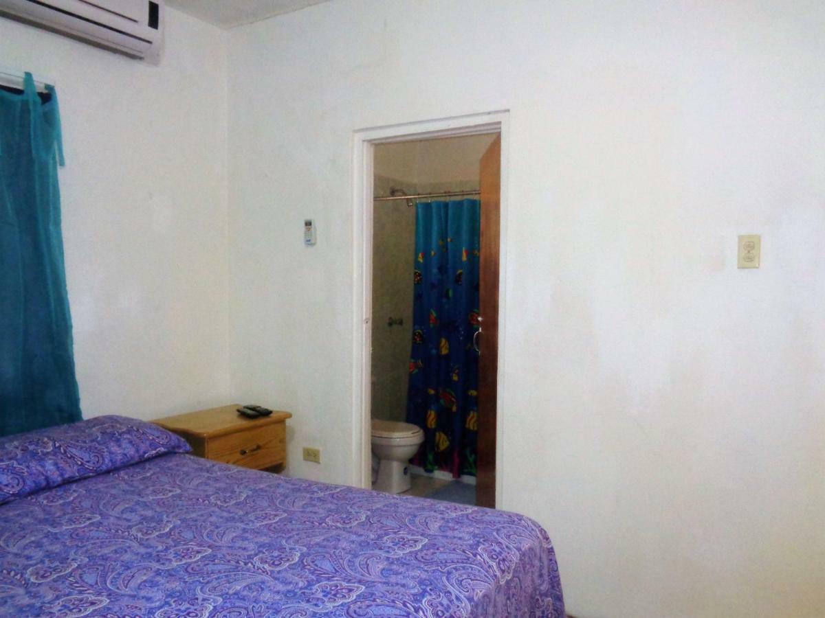 Yard Style Hotel Кингстън Стая снимка